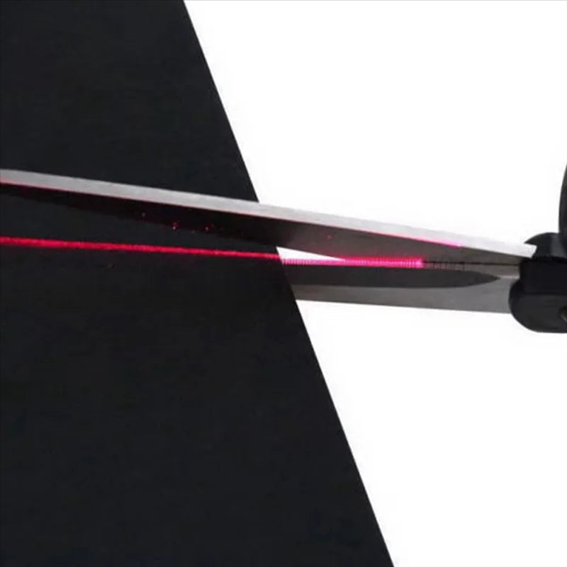 Schere mit Laser